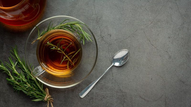 Herbata ziołowa jako naturalny lek na różne dolegliwości